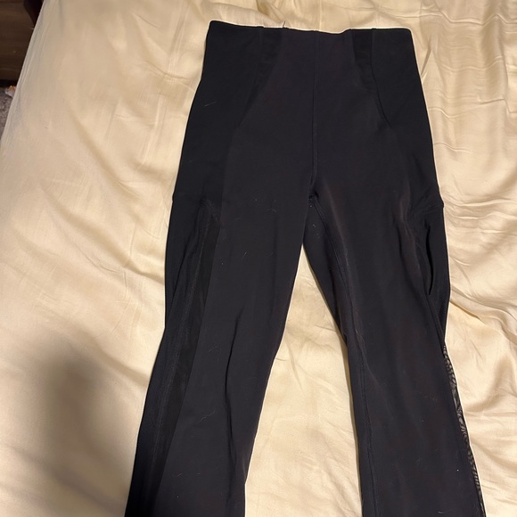 Lululemon black mesh panel leggings - size 6 - Picture 1 of 7